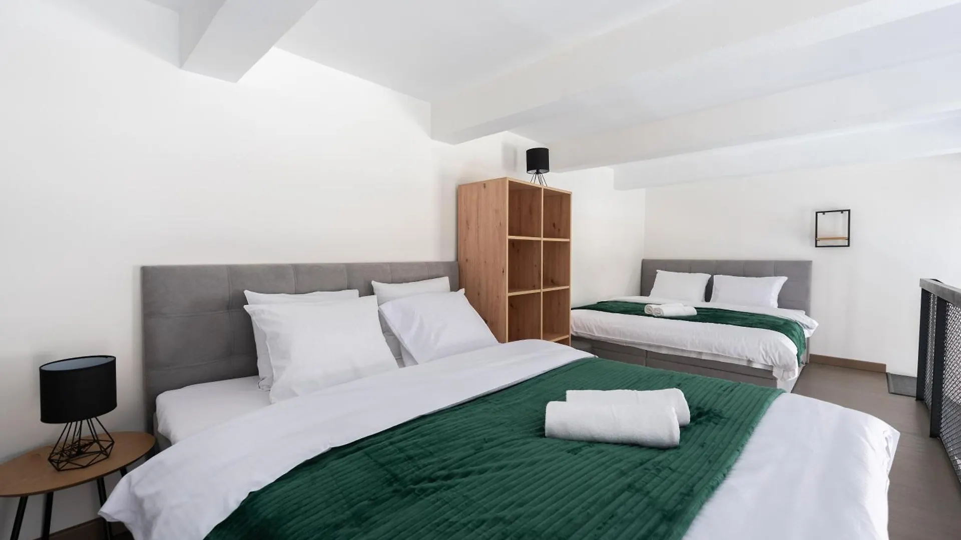 Cozy Apartment Near Krizikova Metro Praga