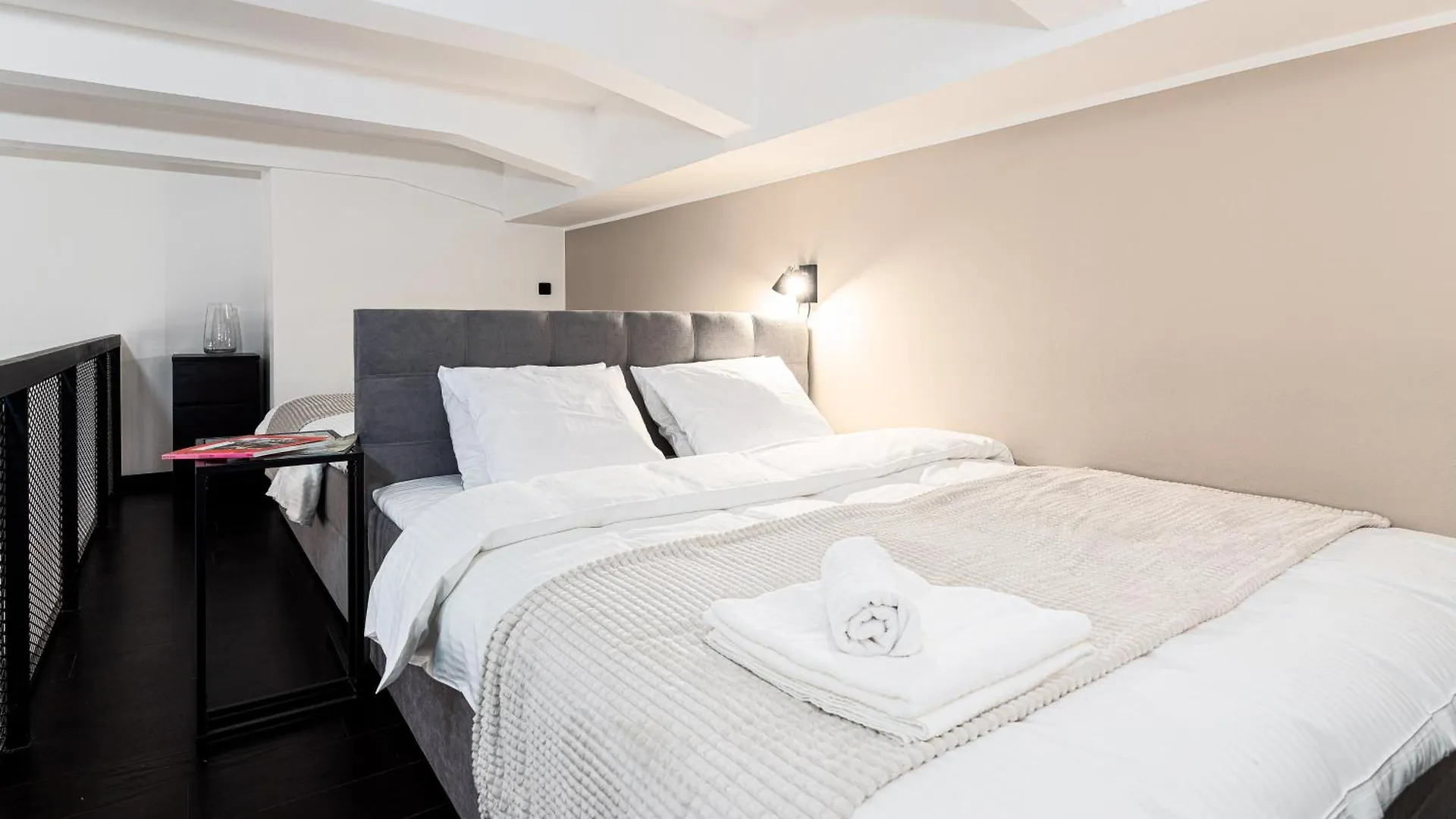 Cozy Apartment Near Krizikova Metro 프라하